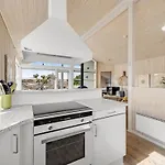 Ferdine - 1-5km From The Sea By Interhome