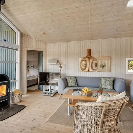 Ferdine - 1-5km From The Sea By Interhome Nyaraló