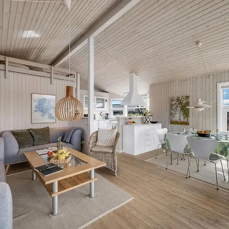 Ferdine - 1-5km From The Sea By Interhome Nyaraló